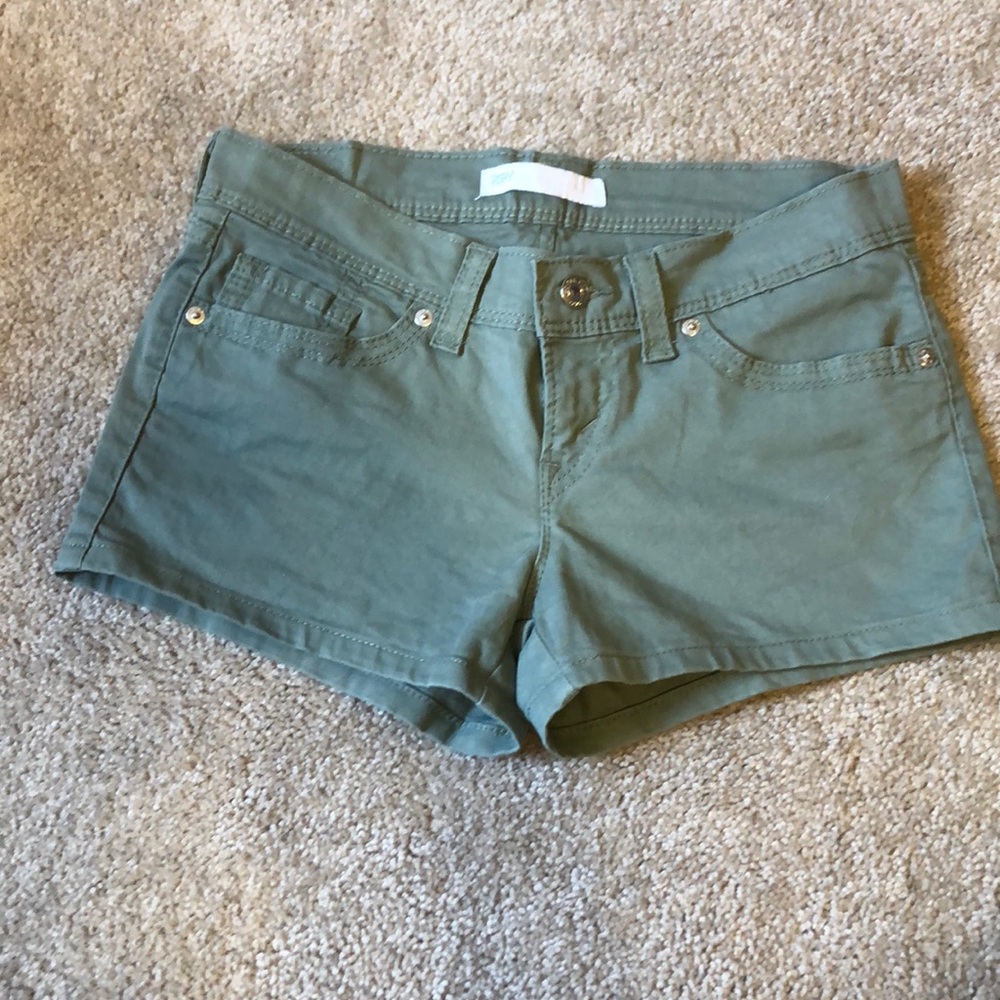 Levi Olive Green Shorts